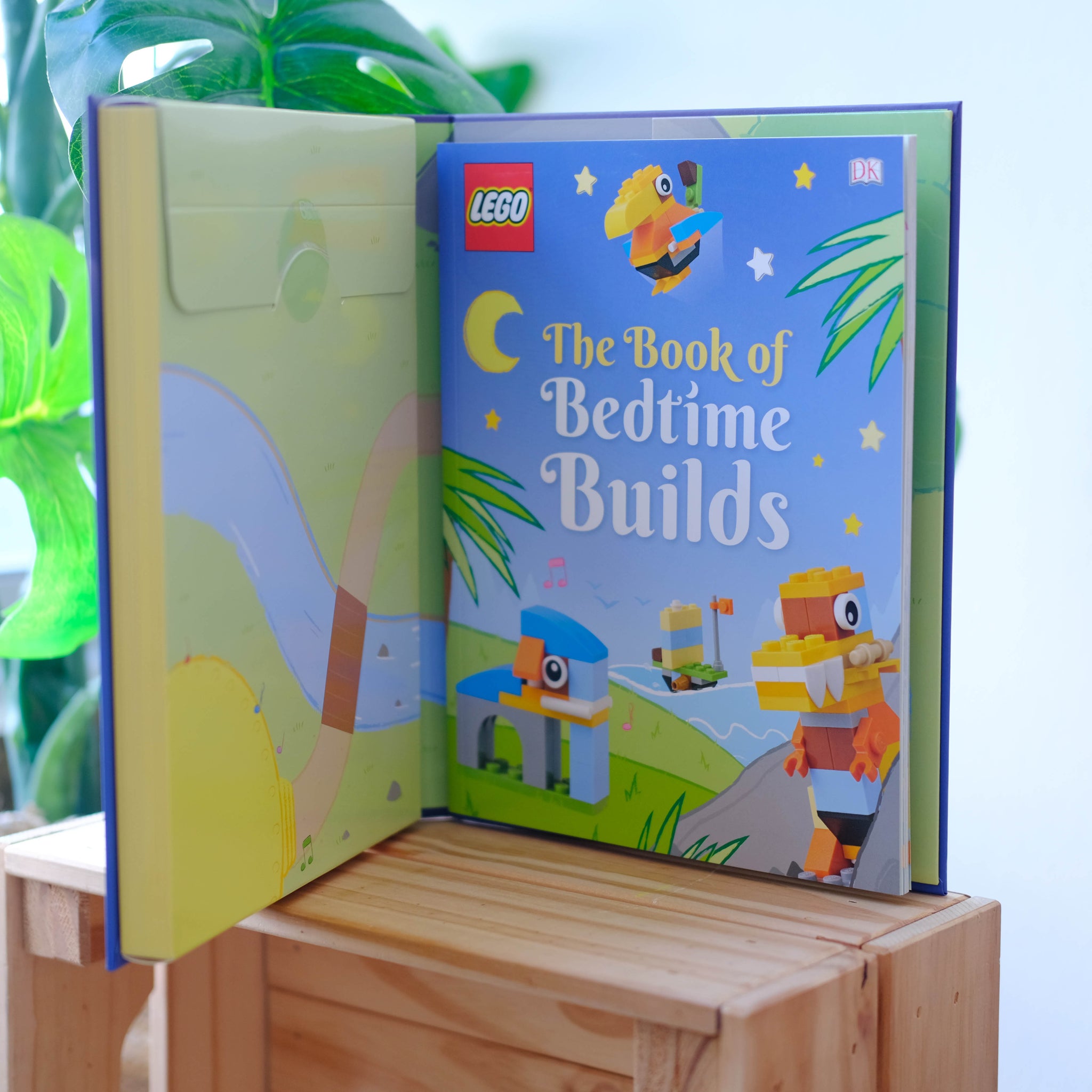 The LEGO Book of Bedtime Builds : With Bricks to Build 8 Mini Models