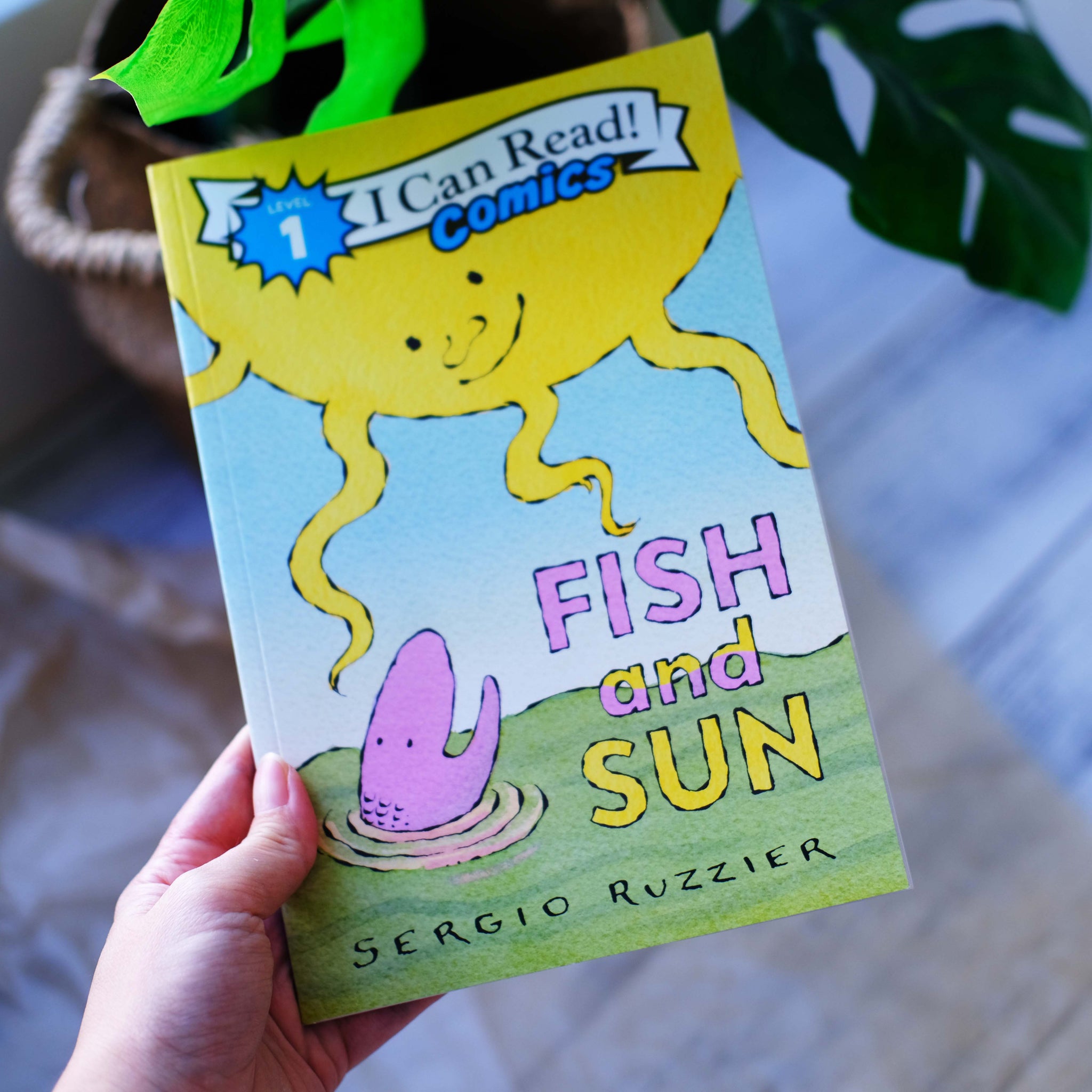 Fish and Sun (I Can Read Comics Level 1)