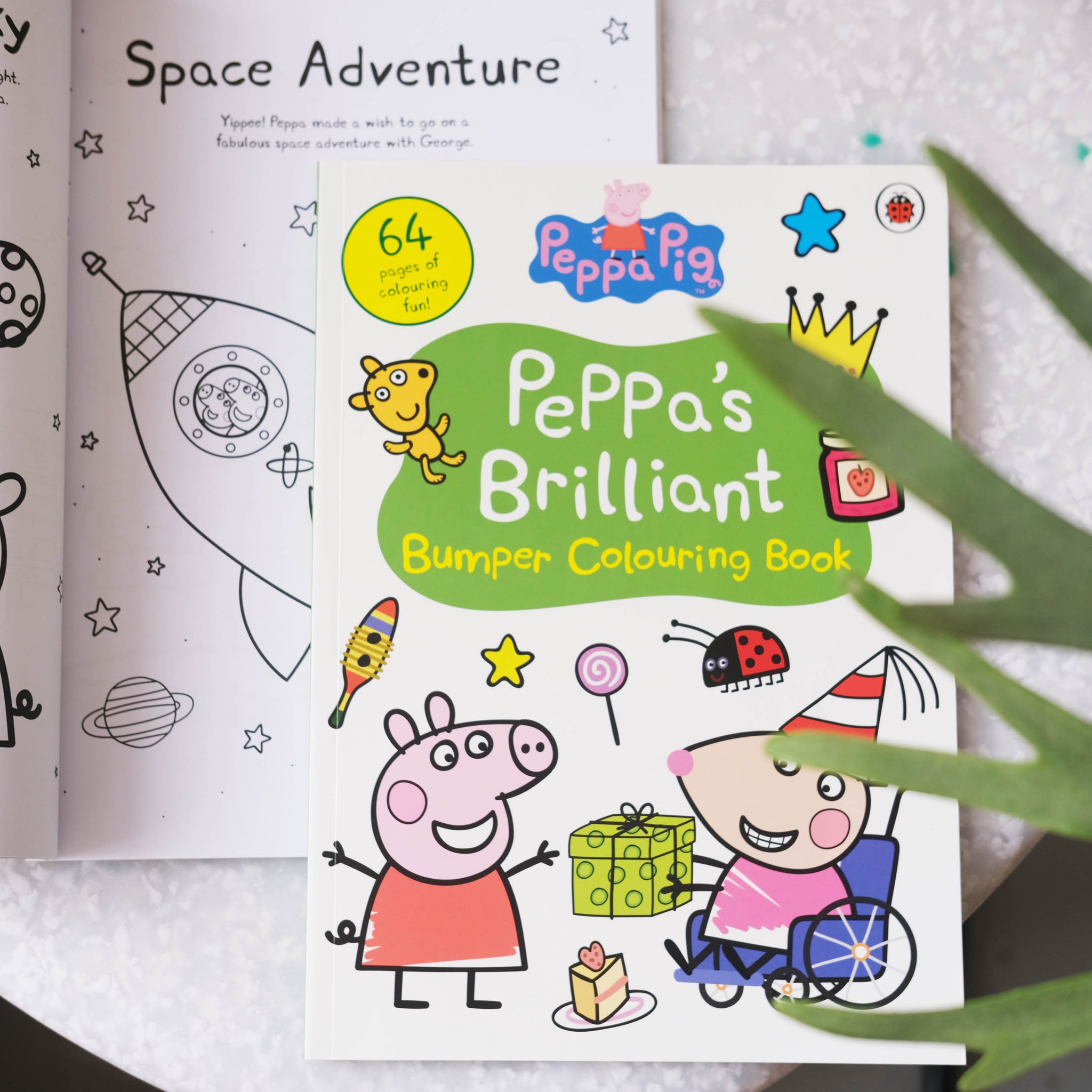 Peppa Pig: Peppa's Brilliant Bumper Colouring Book (Activity Workbook)