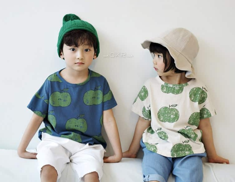 Apple Tee (2 Colours) - Oh Happy Fry - we ship worldwide