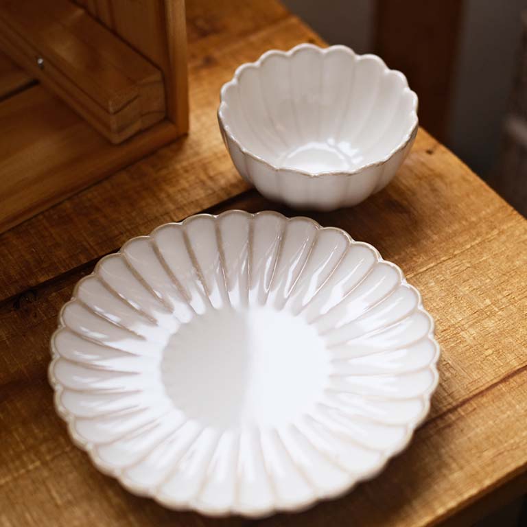 White Scallop Dinnerware
